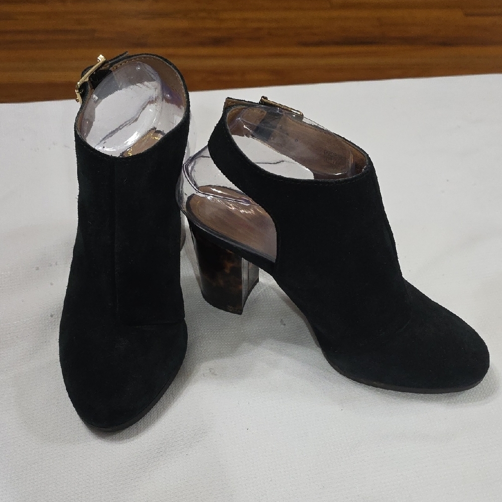 Vionic"Lacey Tortoise" Womens Black Faux Suede Closed Toe Heels Shoes Sz 6.5 EUC